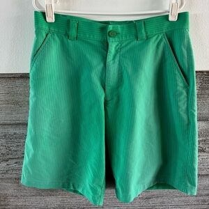 Under Armour Green PinStriped Golf Shorts Lightweight Casual Size 34 (G1)